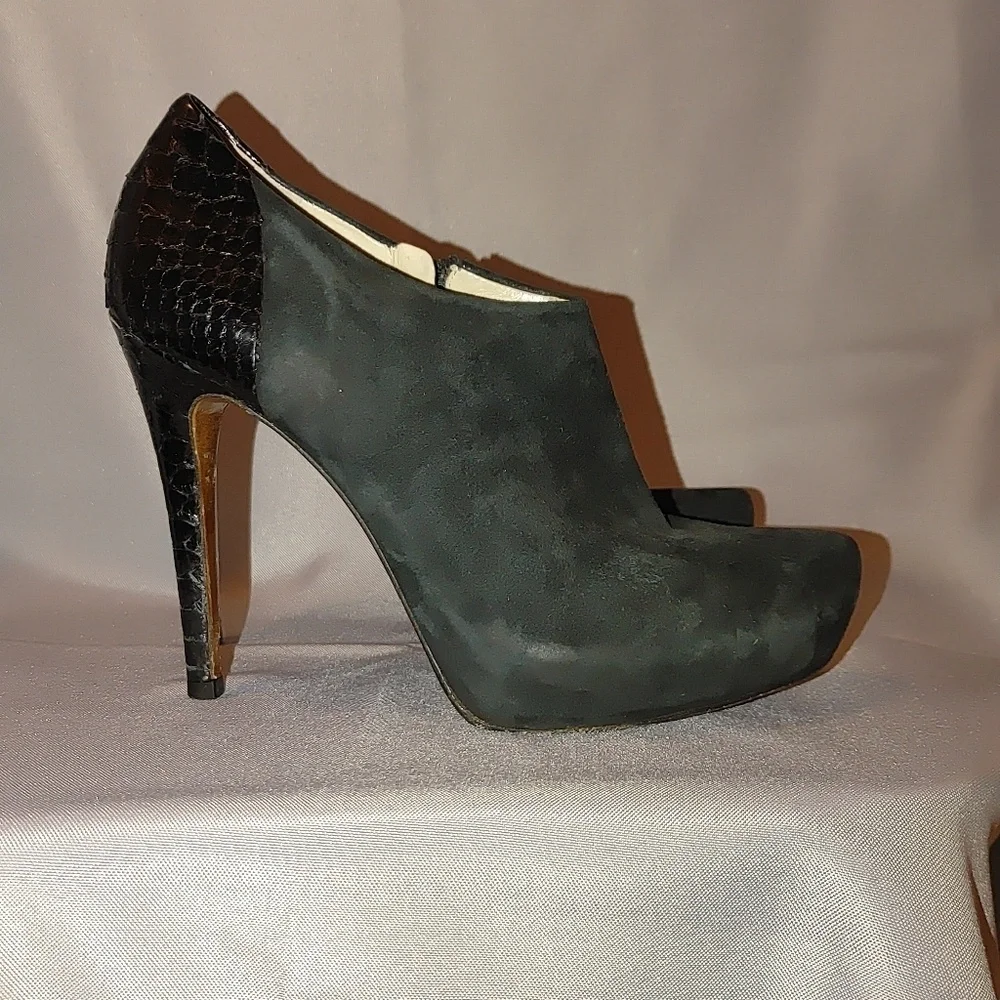 Alexandre Birman Black Suede Croc Embossed Ankle Bootie Platform Heels‎ 8.5
